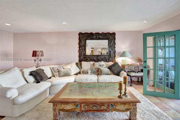 Isle Of Paradise, 450 Paradise Isle Blvd #307, Hallandale Beach, Florida 33009, image 2