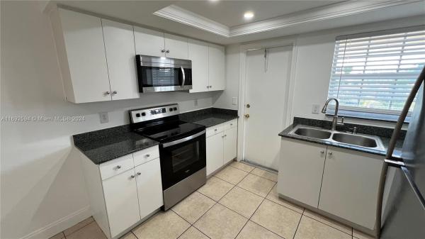 Oakland Boulevard, 1019 NW 30th Ct #6, Fort Lauderdale, Florida 33311, image 1