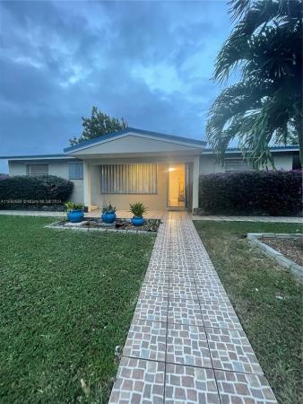 Leisurewood Manor, 15545 SW 295th Ter, Leisure City, Florida 33033, image 1