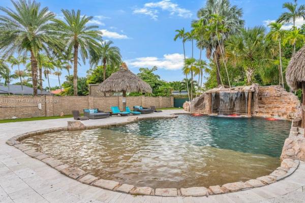 University Park No HOA, 10735 SW 34th St, University Park, Florida 33165, image 1
