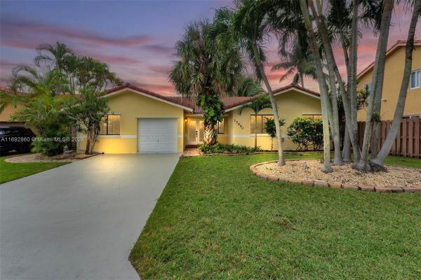 Paseos 2, 15990 SW 109th St, The Hammocks, Florida 33196, image 1