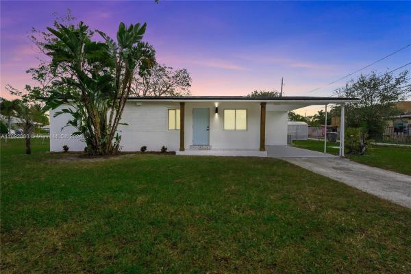 Liberia, 2935 N 23rd Ave, Hollywood, Florida 33020, image 1