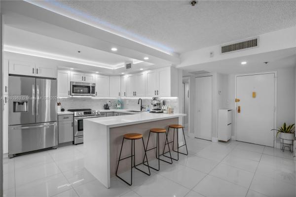 Cedar Glenn, 671 NE 195th St #215E, Ives Estates, Florida 33179, image 1