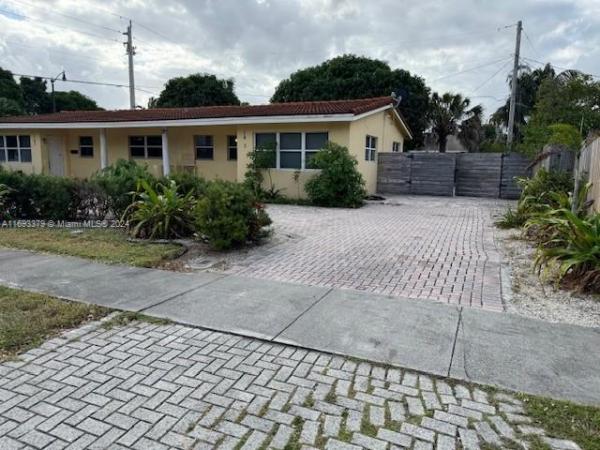 Fairlawn, 1433-1435 SE 2nd Ave, Deerfield Beach, Florida 33441, image 1