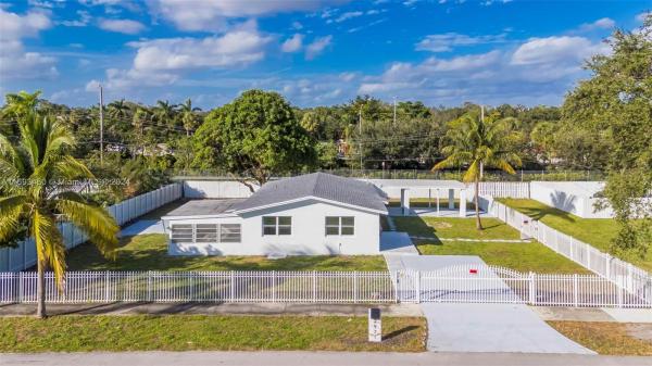 Pine Tree Park, 2971 NW 166th St, Miami Gardens, Florida 33054, image 1