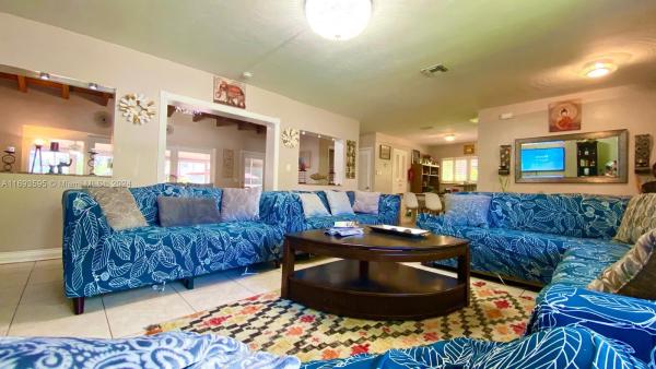 Hollywood Lakes, 736 Hollywood Blvd, Hollywood, Florida 33019, image 1