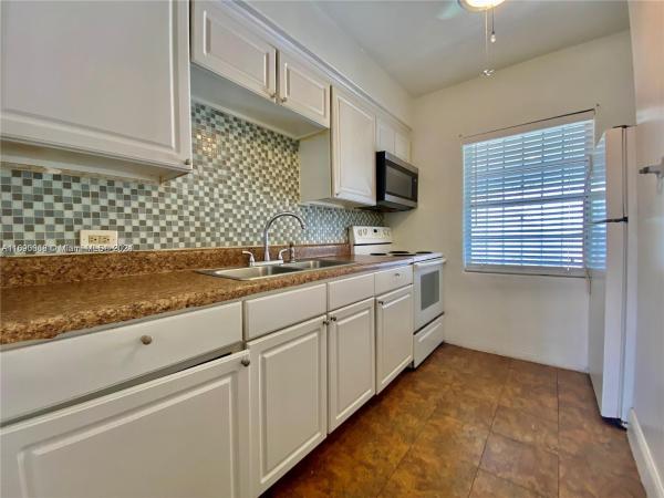 Colonial Plaza, 420 NE 82nd St #3A, Miami, Florida 33138, image 1