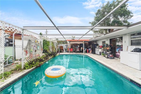Palm Springs Lakes, 8125 W 16th Ave, Hialeah, Florida 33014, image 1