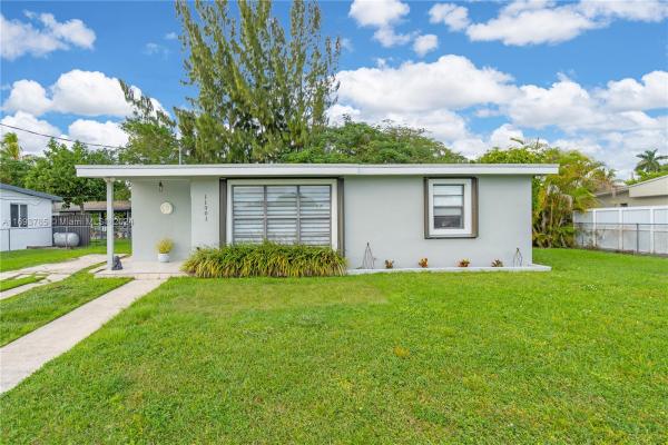 Westwood Lakes Residential, 11301 SW 48th St, Westwood Lakes, Florida 33165, image 1