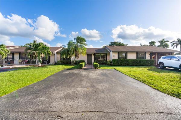 San Sebastian Townhouses, 4412 SW 136th Pl 0, Kendale Lakes, Florida 33175, image 1