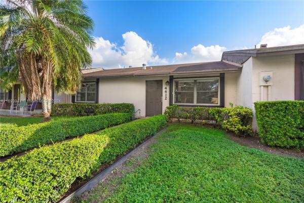 San Sebastian Townhouses, 4412 SW 136th Pl, Kendale Lakes, Florida 33175, image 3