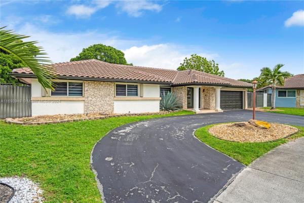 Westwind Lakes, 15559 SW 69th Ter, Kendall West, Florida 33193, image 3