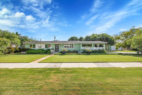 Lakeview Plaza, 8510 SW 45th St, Olympia Heights, Florida 33155, image 1