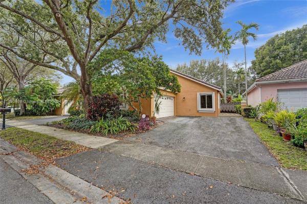 Sunset Cove At Jacaranda, 10054 NW 2nd St, Plantation, Florida 33324, image 1