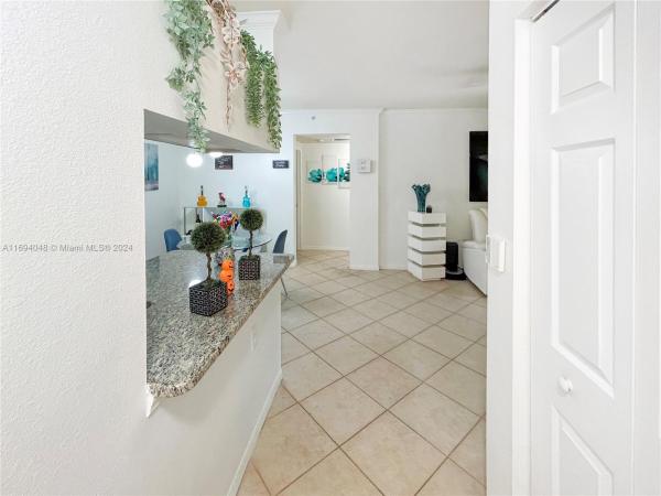 The Villas At Emerald Dunes, 6533 Emerald Dunes Dr #208, West Palm Beach, Florida 33411, image 3