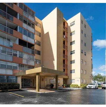 Three Seasons, 16400 NE 17th Ave #601, North Miami Beach, Florida 33162, image 1