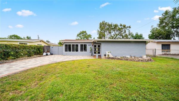 Linwood Gardens, 6447 Custer St, Hollywood, Florida 33024, image 1