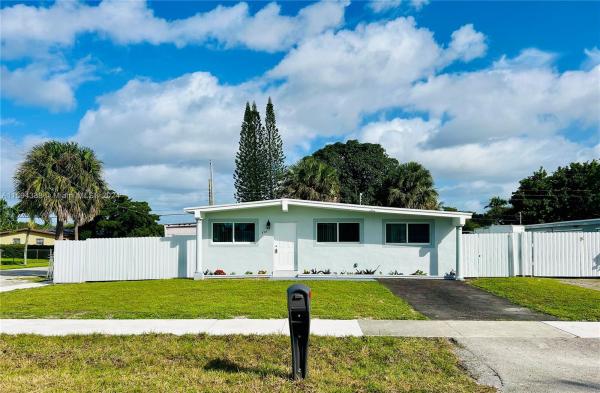 Boulevard Gardens, 390 NW 29th Ter, Fort Lauderdale, Florida 33311, image 1