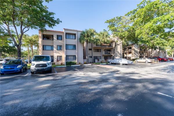 Eagle Nest, 6305 Gage Pl #210A, Miami Lakes, Florida 33014, image 1