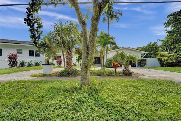 Skylake Manors, 1840 NE 199th St, Ojus, Florida 33179, image 1