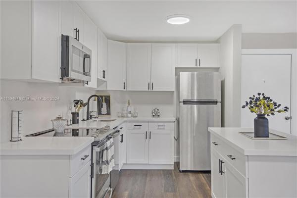 Belfort At Kings Point, 9780 N Belfort Cir #105, Fort Lauderdale, Florida 33321, image 1