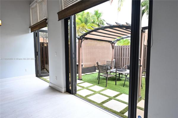 Villas Of Plantation, 1186 N University Dr, Plantation, Florida 33322, image 1