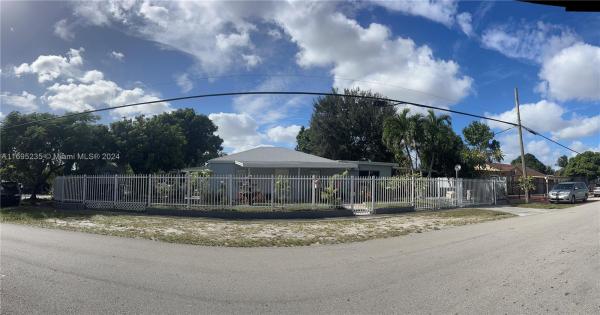 Essex Village, 290 SE 9th Ave, Hialeah, Florida 33010, image 1