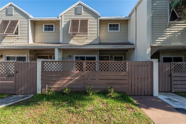 Coconut Key, 4927 S Hemingway Cir, Margate, Florida 33063, image 1