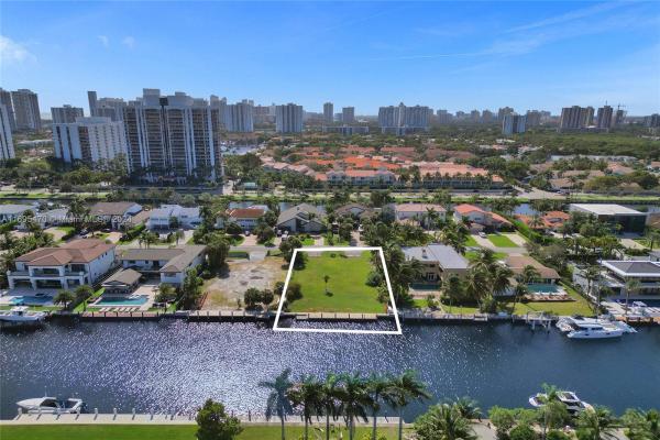 Golden Isles, 466 Holiday Dr, Hallandale Beach, Florida 33009, image 1