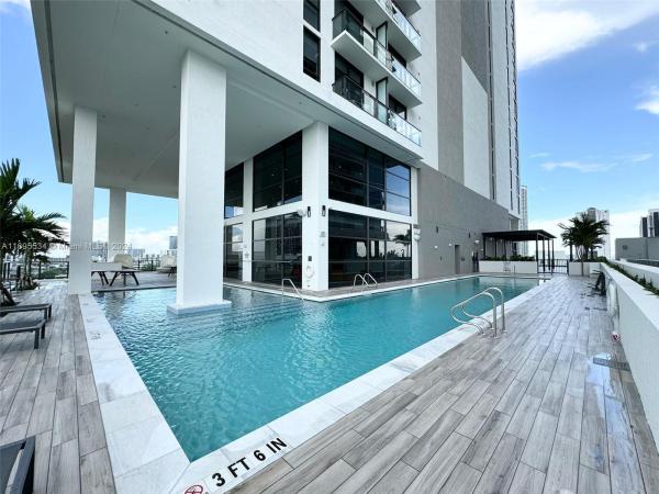Uni Tower, 1642 NE 17th St, Miami, Florida 33132, image 2
