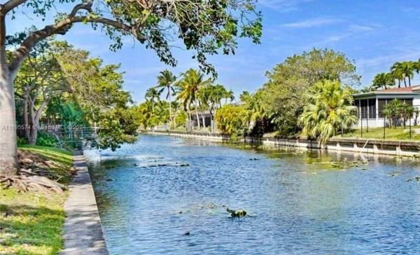 Royal Park, 113 Royal Park Dr #1B, Oakland Park, Florida 33309, image 1