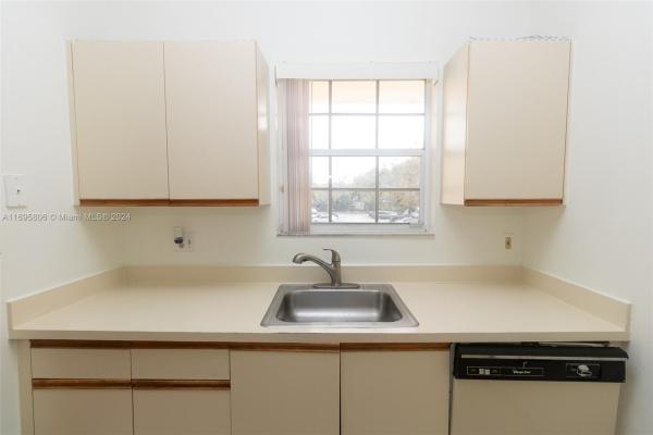 Water's Edge At Deerfield, 611 Cypress Lake Blvd #D15, Deerfield Beach, Florida 33064, image 2