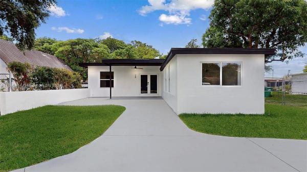Biscayne Palms, 28 NE 165th St, North Miami Beach, Florida 33162, image 3