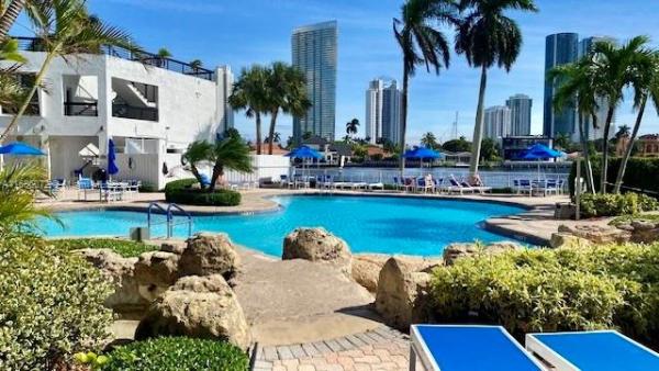Mystic Pointe Tower 200, 19101 NE 36th Ct #1606, Aventura, Florida 33180, image 1