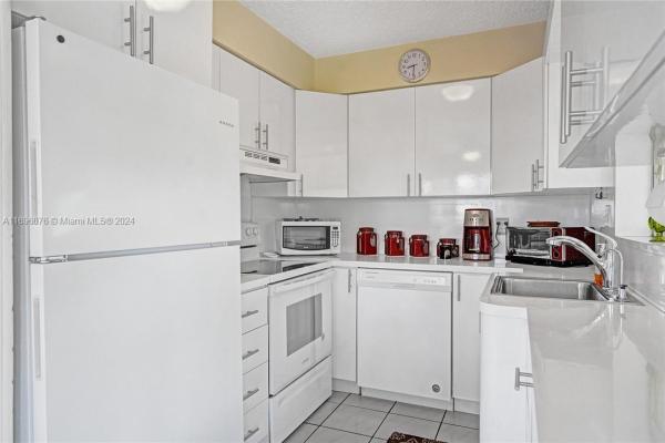 1015 SW 11th Ave #11K, Hallandale Beach, Florida 33009, image 1