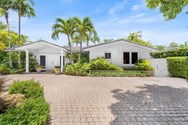 Tropical Isle Homes, 270 Cypress Dr, Key Biscayne, Florida 33149, image 1