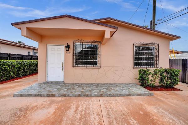 Lunsford Gardens, 580 W 16th St, Hialeah, Florida 33010, image 1