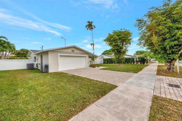 Winston Park, 12725 SW 72nd Ter, Kendale Lakes, Florida 33183, image 1