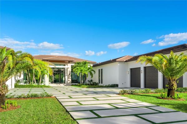 Casa Barsky, 11501 SW 67th Ave, Pinecrest, Florida 33156, image 1