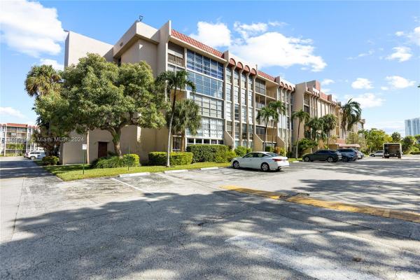 De Soto Park North, 2101 Atlantic Shores Blvd #218, Hallandale Beach, Florida 33009, image 1