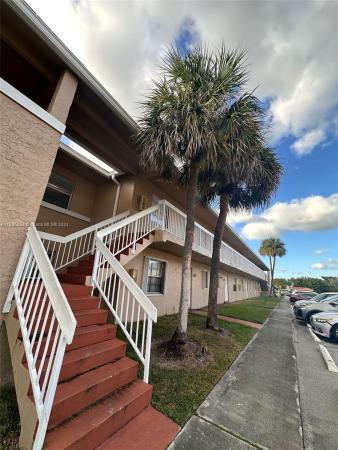 Lakewood Village Of Coral Springs, 910 Twin Lakes Dr #8-K, Coral Springs, Florida 33071, image 1
