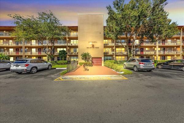 Kingsley At Century Village, 850 SW 133rd Ter #112B, Pembroke Pines, Florida 33027, image 1