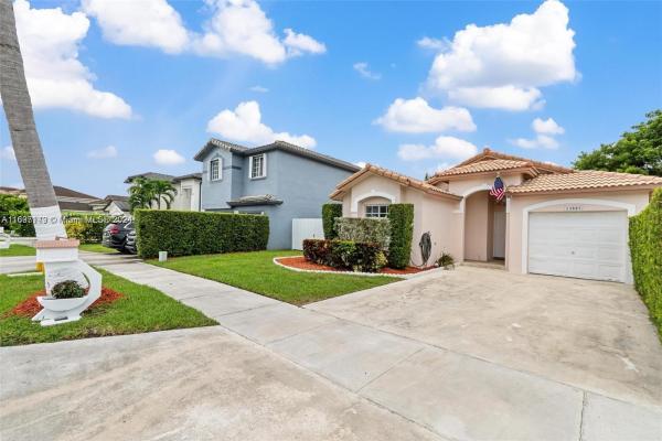 Adventure Homes, Country Walk, Florida 33186, image 2