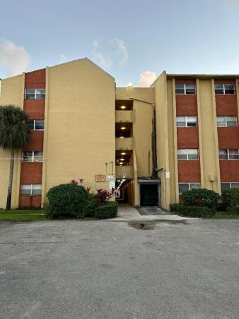 Royal Point, 3600 NW 21st St #101, Lauderdale Lakes, Florida 33311, image 1