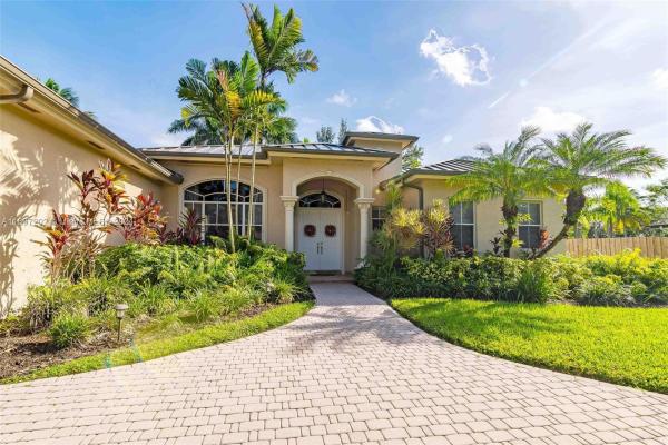 London Glen, 9750 SW 143rd St, Kendall, Florida 33176, image 3