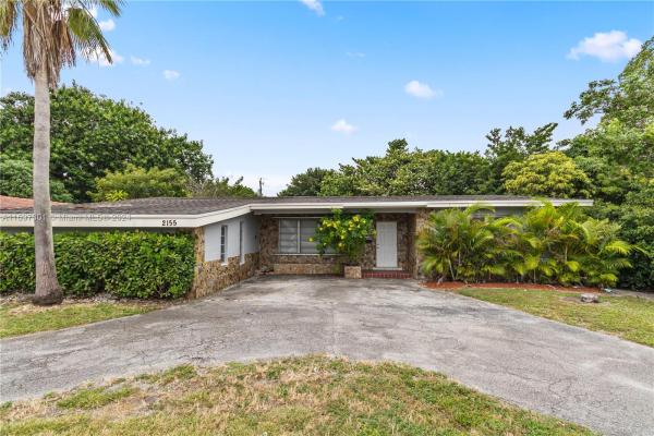 Ellarue Estates, 2155 NE Miami Gardens Dr, North Miami Beach, Florida 33179, image 1