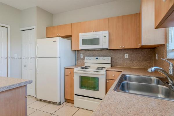 Venetia Groves, 2935 SE 15th Ave, Homestead, Florida 33035, image 3