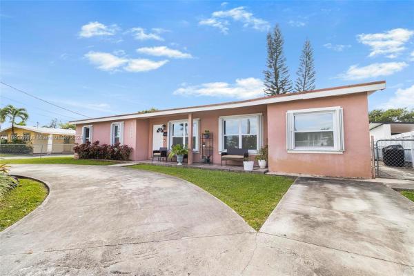 Westwood Lakes Residential, 11000 SW 47th Ter, Westwood Lakes, Florida 33165, image 1