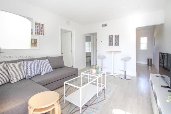Hamlet, 6238 SW 59th Pl #10, South Miami, Florida 33143, image 1
