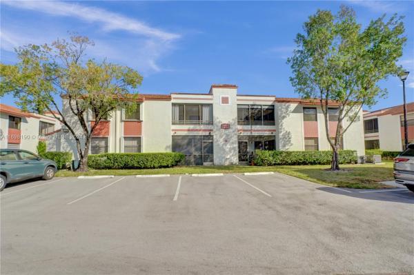 Pierpointe East At Pembroke Lakes, 1104 N Hiatus Rd #1104, Pembroke Pines, Florida 33026, image 1